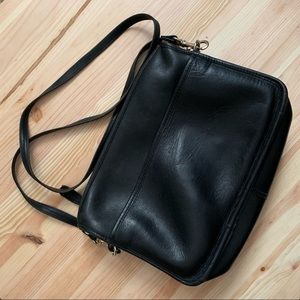 •partners vintage leather crossbody•